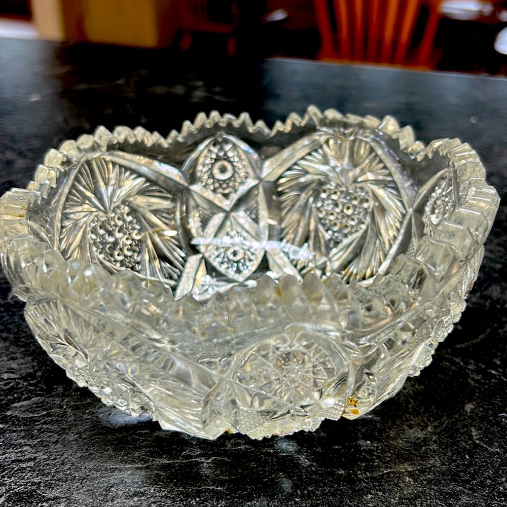 Very pretty glass candy bowl
